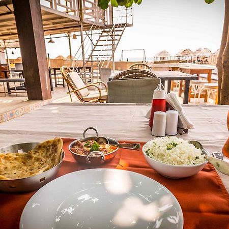 Rock Water Resort Morjim Exterior foto