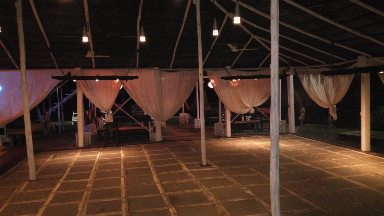 Rock Water Resort Morjim Exterior foto