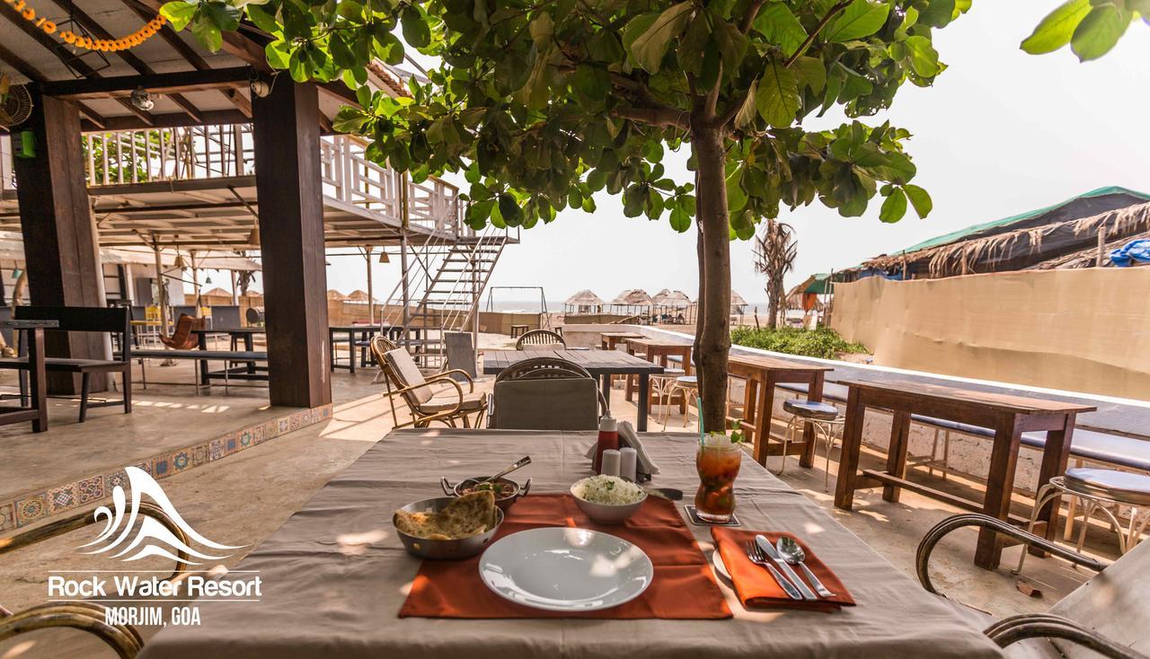 Rock Water Resort Morjim Exterior foto