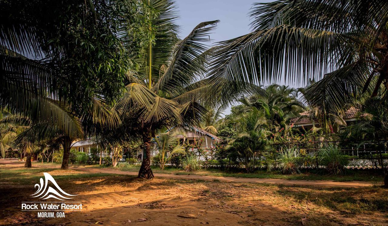Rock Water Resort Morjim Exterior foto